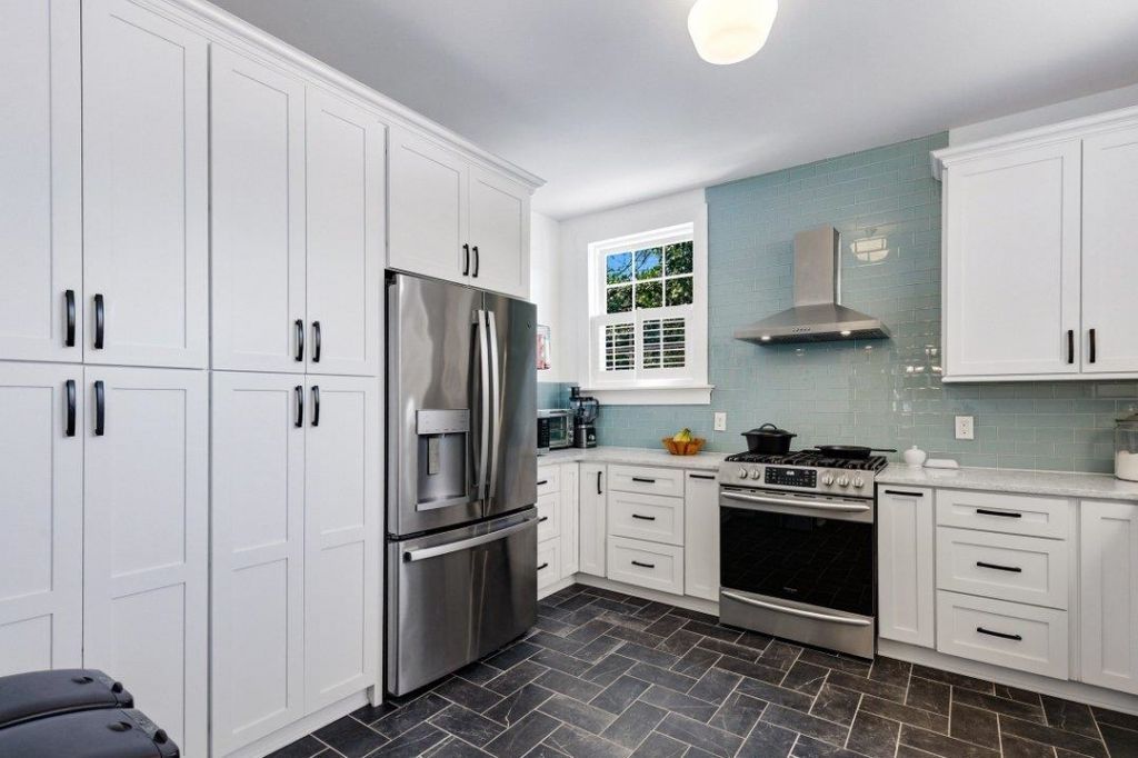 1013 Elm St. Photo 15