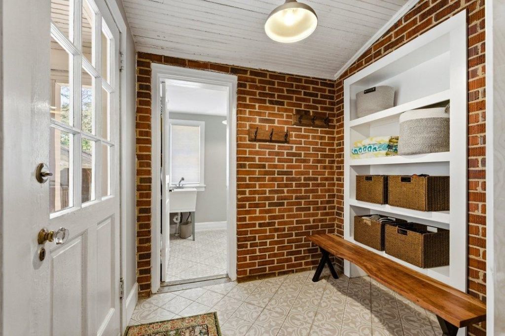 1013 Elm St. Photo 22