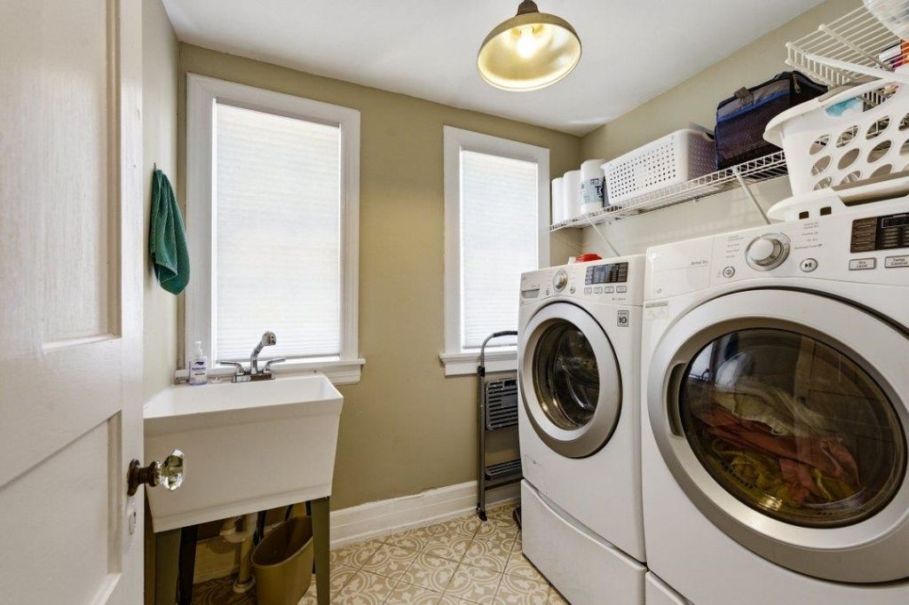 1013 Elm St. Photo 23