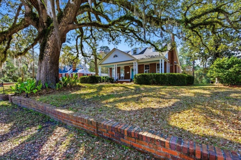 1013 Elm St. Photo 32