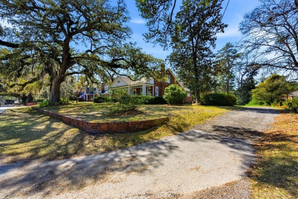 1013 Elm St. Photo 33