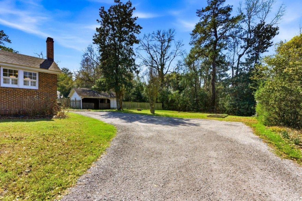 1013 Elm St. Photo 34