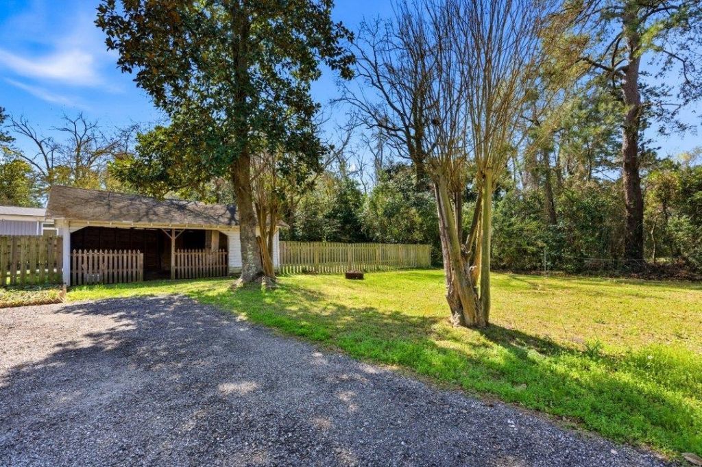 1013 Elm St. Photo 36