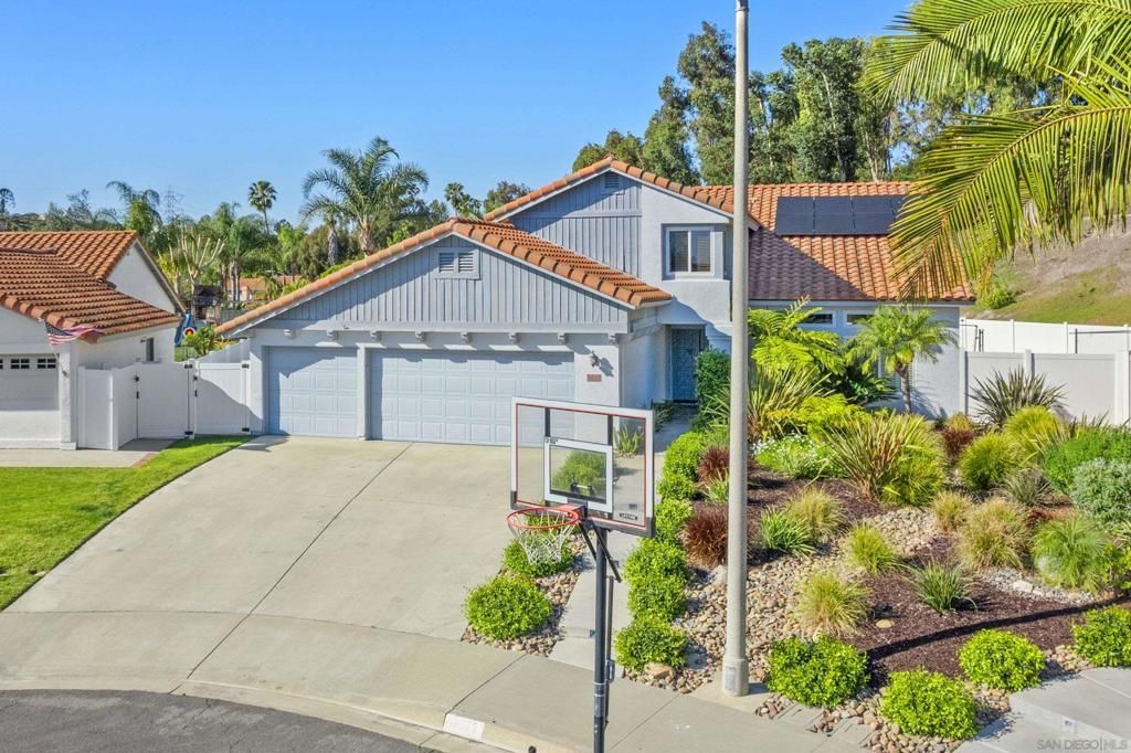 2622 Half Dome Pl, Carlsbad, CA 92010 Main Photo