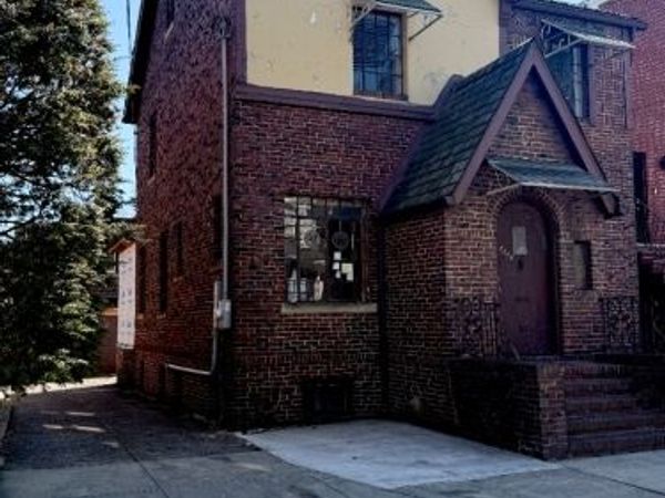 5204 Fairview Ter, West New York, NJ 07093