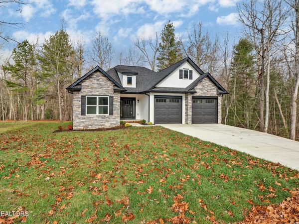 141 Windsor Rd, Crossville, TN 38558