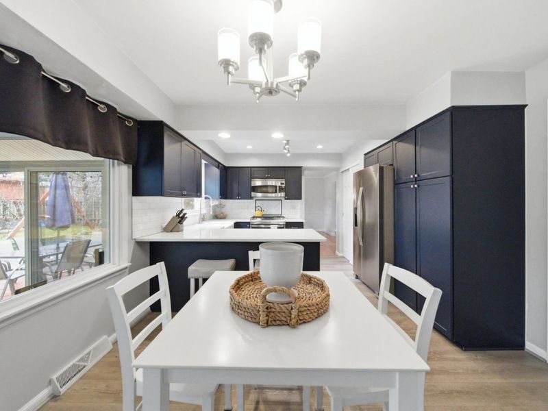 1448 Clubview Boulevard N, Columbus, OH 43235 Photo 6