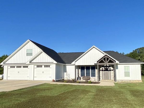 525 Harding Blvd, Mountain View, AR 72560