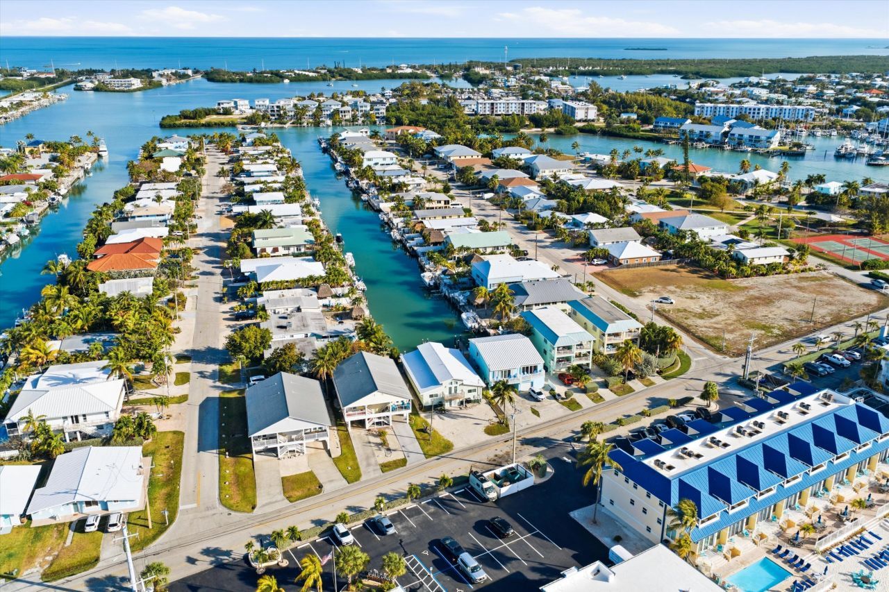 340-350 E Ocean Drive, Key Colony, FL 33051 Photo