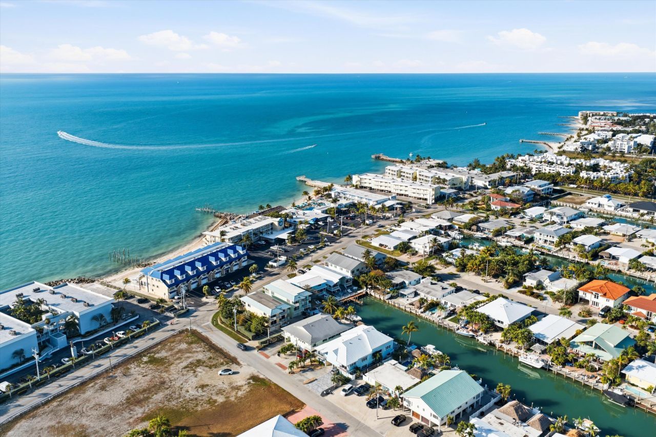 340-350 E Ocean Drive, Key Colony, FL 33051 Photo