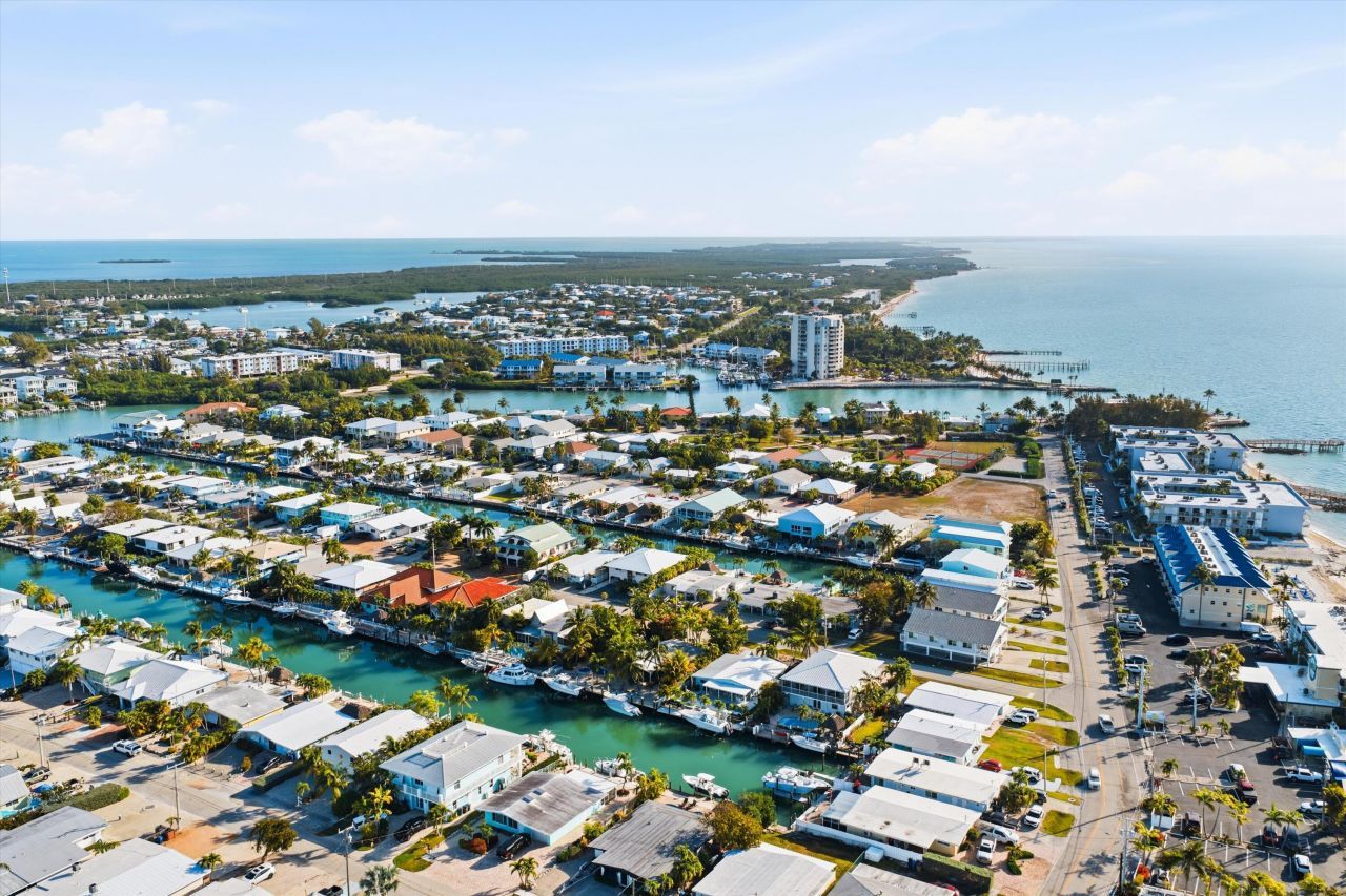 340-350 E Ocean Drive, Key Colony, FL 33051 Photo