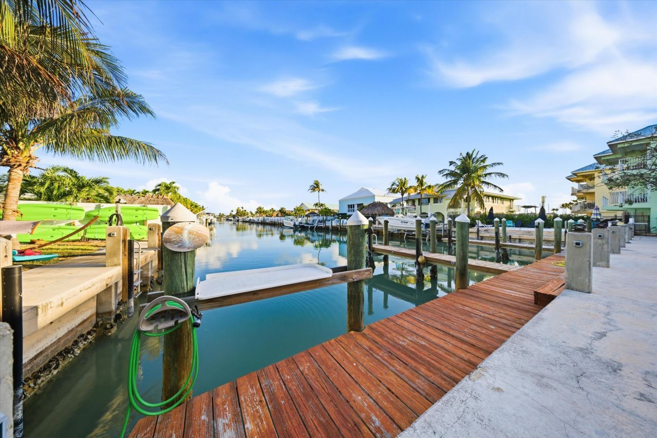 340-350 E Ocean Drive, Key Colony, FL 33051 Photo