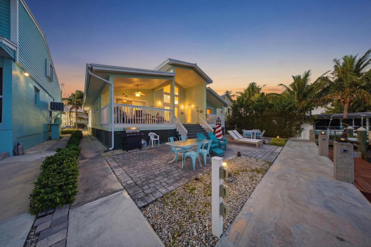 340-350 E Ocean Drive, Key Colony, FL 33051 Photo