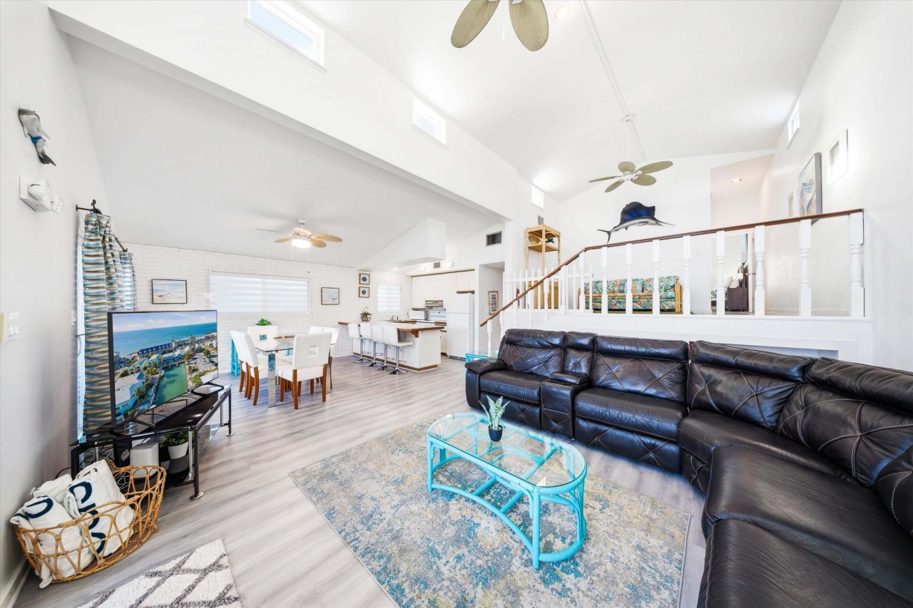 340-350 E Ocean Drive, Key Colony, FL 33051 Photo