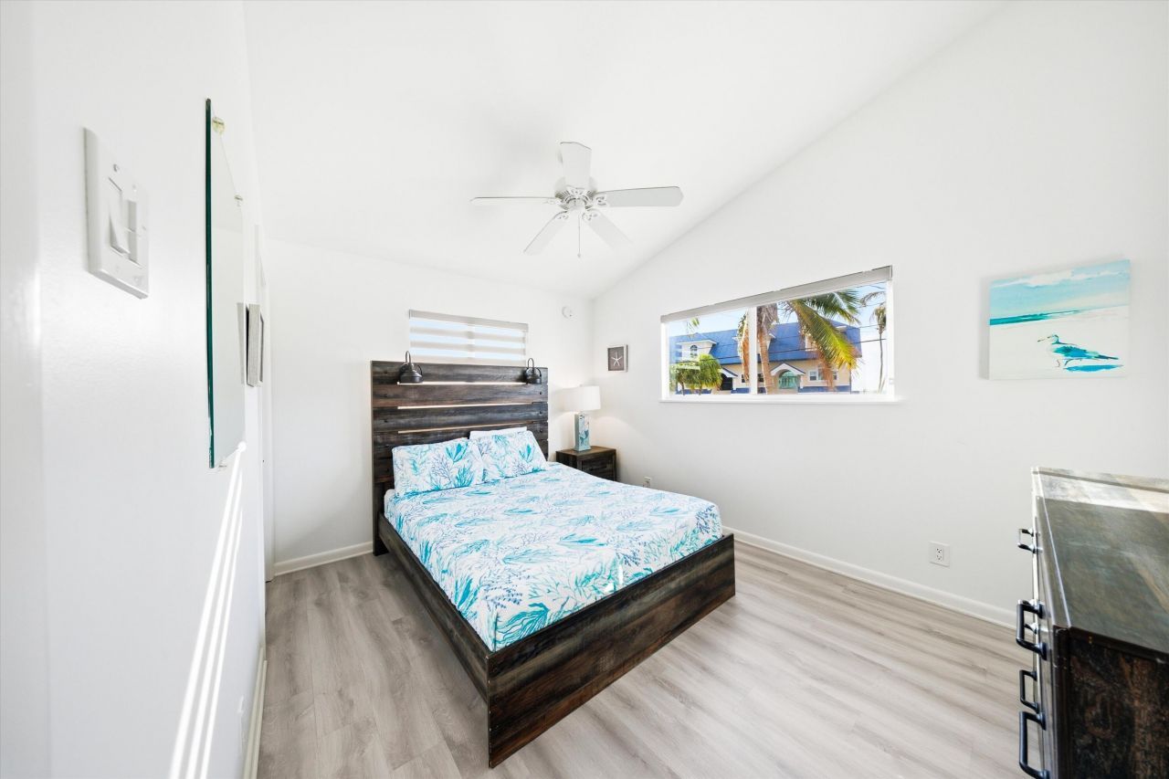 340-350 E Ocean Drive, Key Colony, FL 33051 Photo