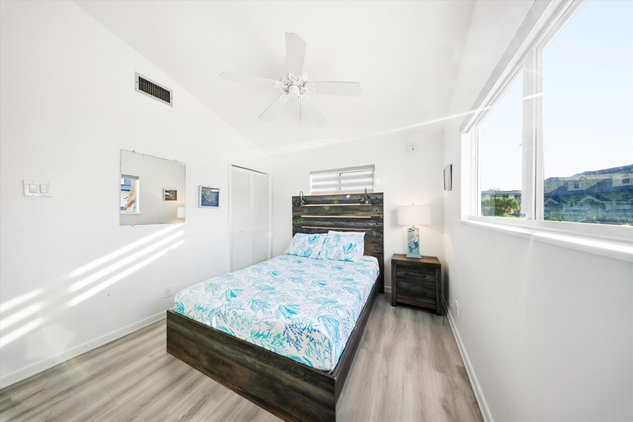 340-350 E Ocean Drive, Key Colony, FL 33051 Photo