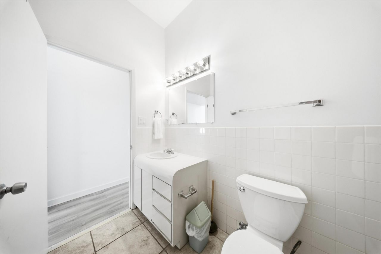 340-350 E Ocean Drive, Key Colony, FL 33051 Photo