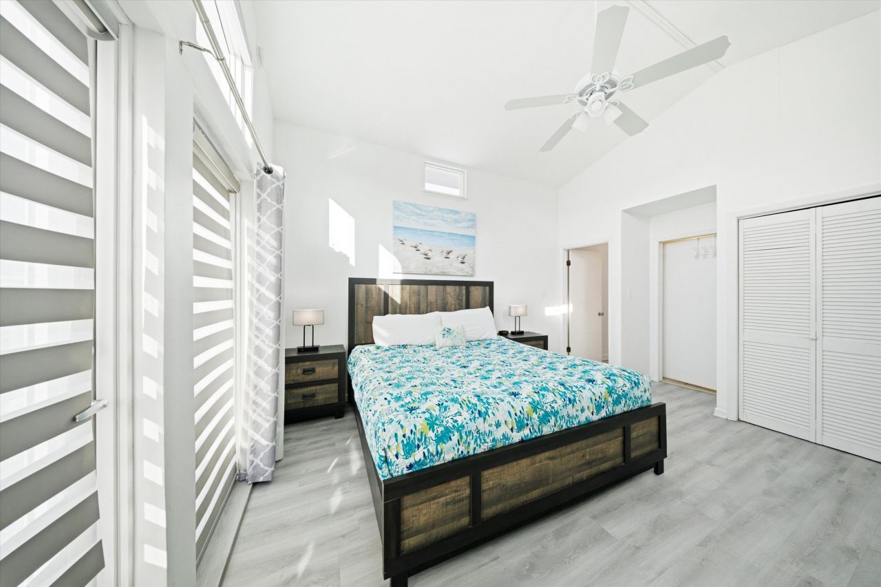 340-350 E Ocean Drive, Key Colony, FL 33051 Photo