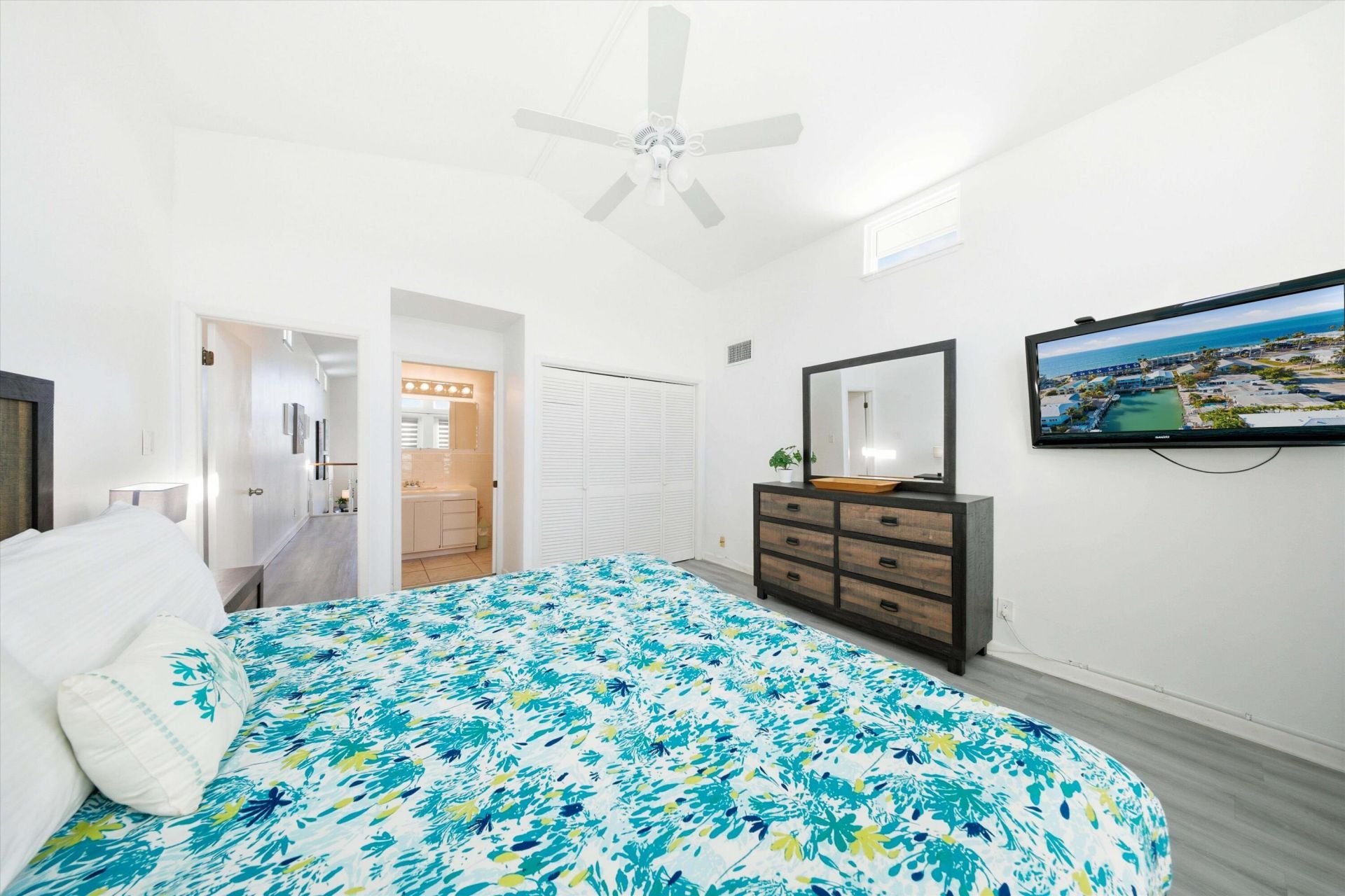 340-350 E Ocean Drive, Key Colony, FL 33051 Photo