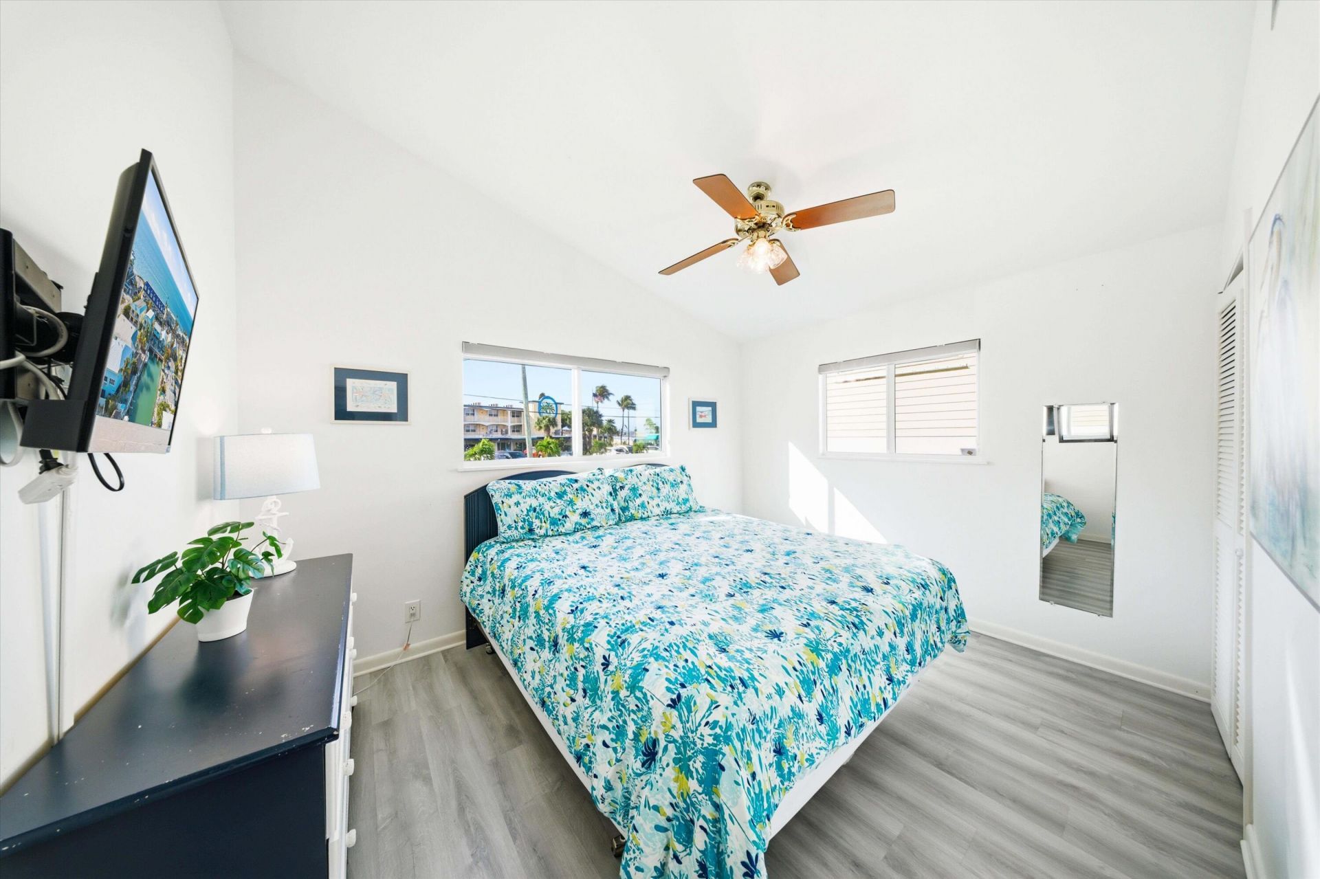 340-350 E Ocean Drive, Key Colony, FL 33051 Photo