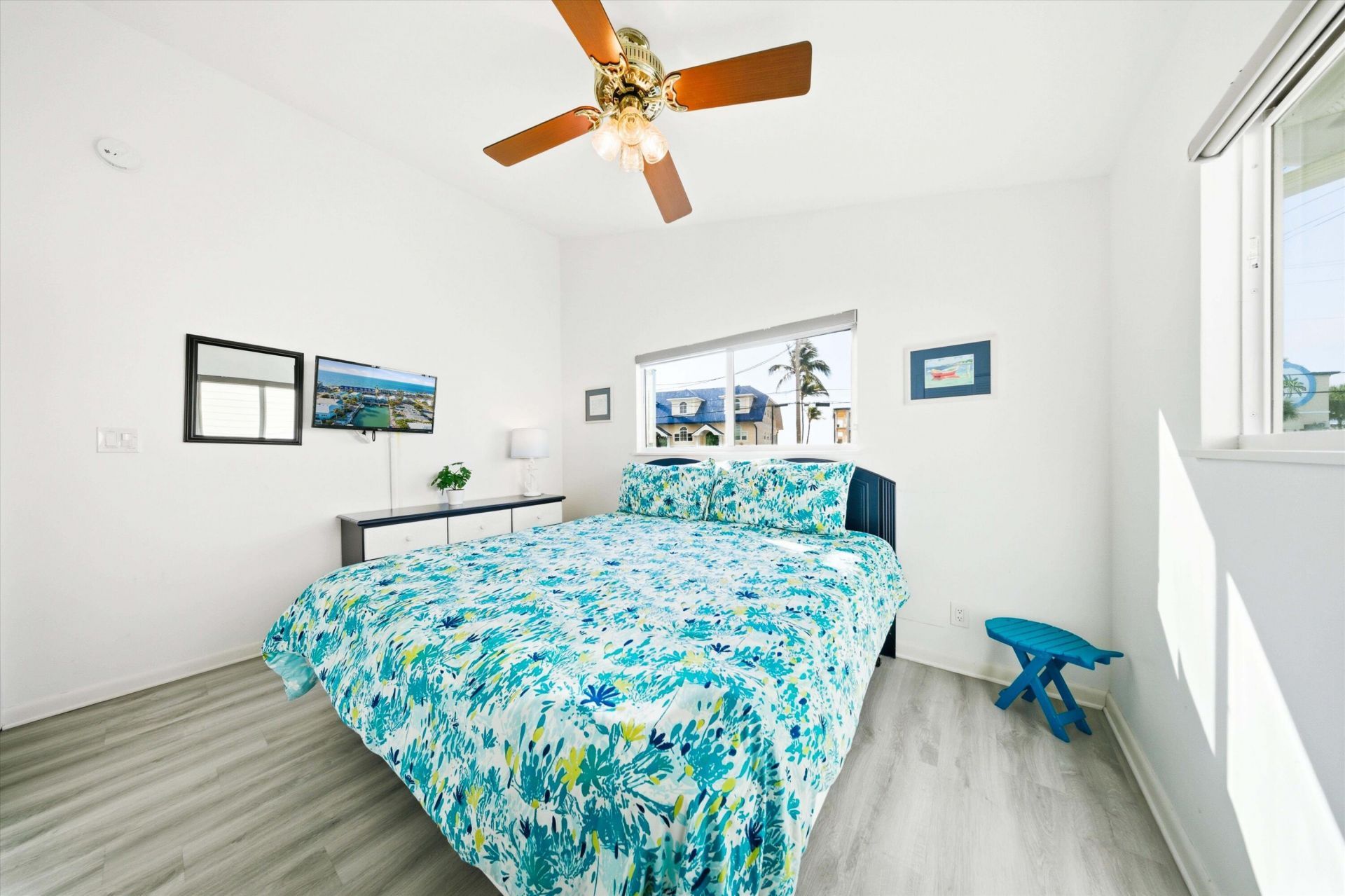 340-350 E Ocean Drive, Key Colony, FL 33051 Photo