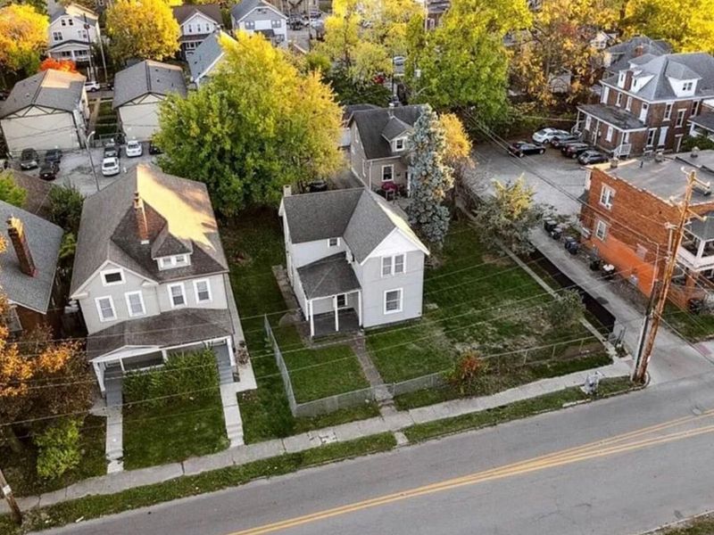 387 E 17th Avenue, Columbus, OH 43201 Photo 2