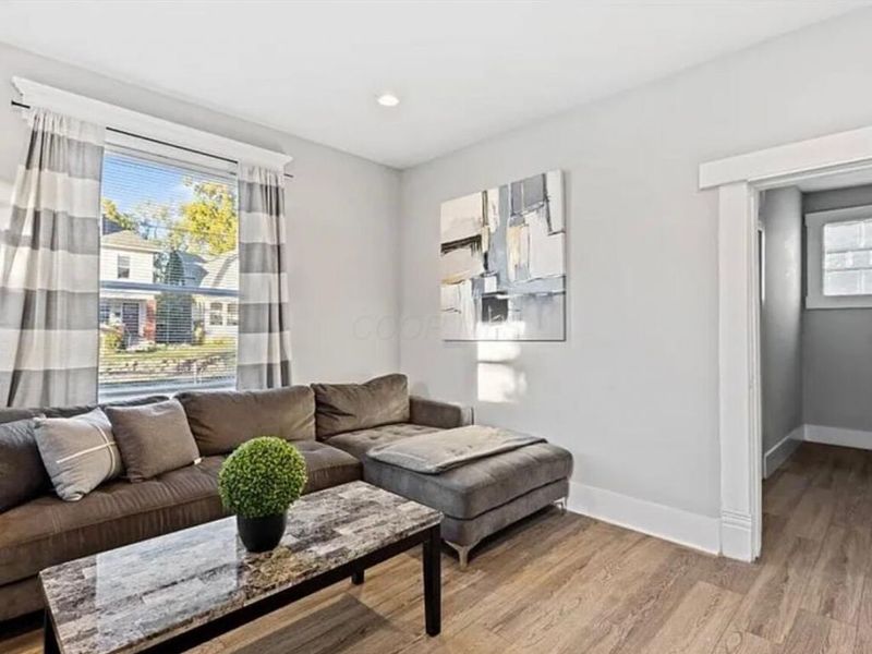 387 E 17th Avenue , Columbus, OH 43201 Photo 4