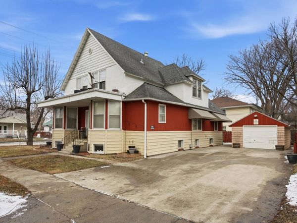 1219 10th Avenue N, Fargo, ND 58102