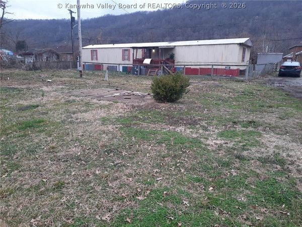 5205 Elaine Drive, Charleston, WV 25306