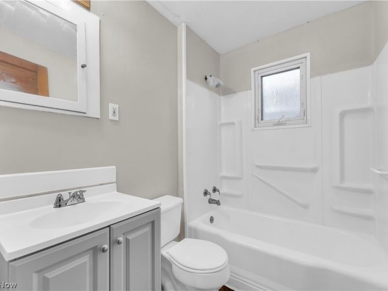 4118 Clybourne Avenue , Cleveland, OH 44109 Photo 17