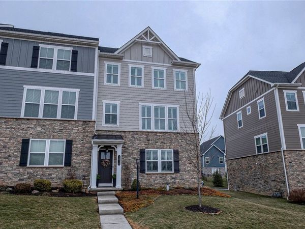 1016 Adair Ave, Valencia, PA 16059