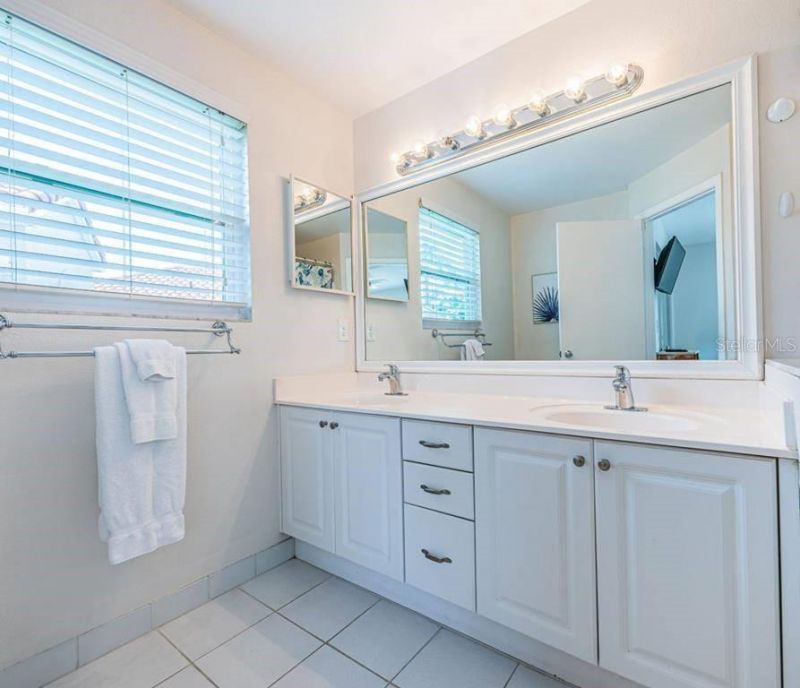 6107 Mirada Circle , Saint Petersburg, FL 33715 Photo