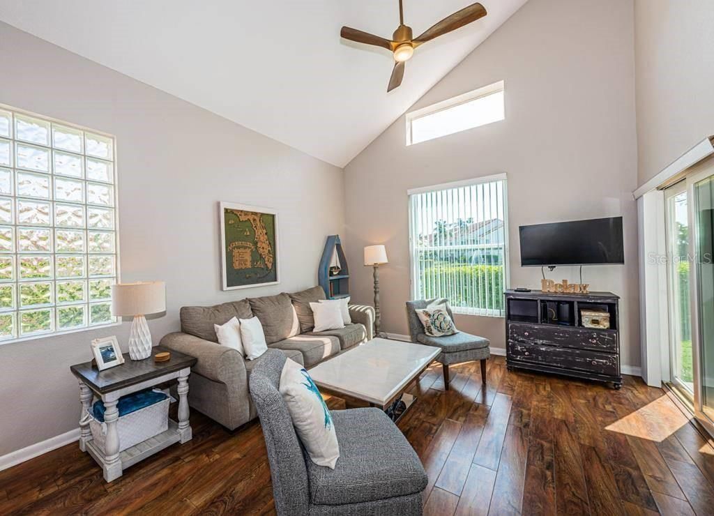 6107 Mirada Circle , Saint Petersburg, FL 33715 Photo