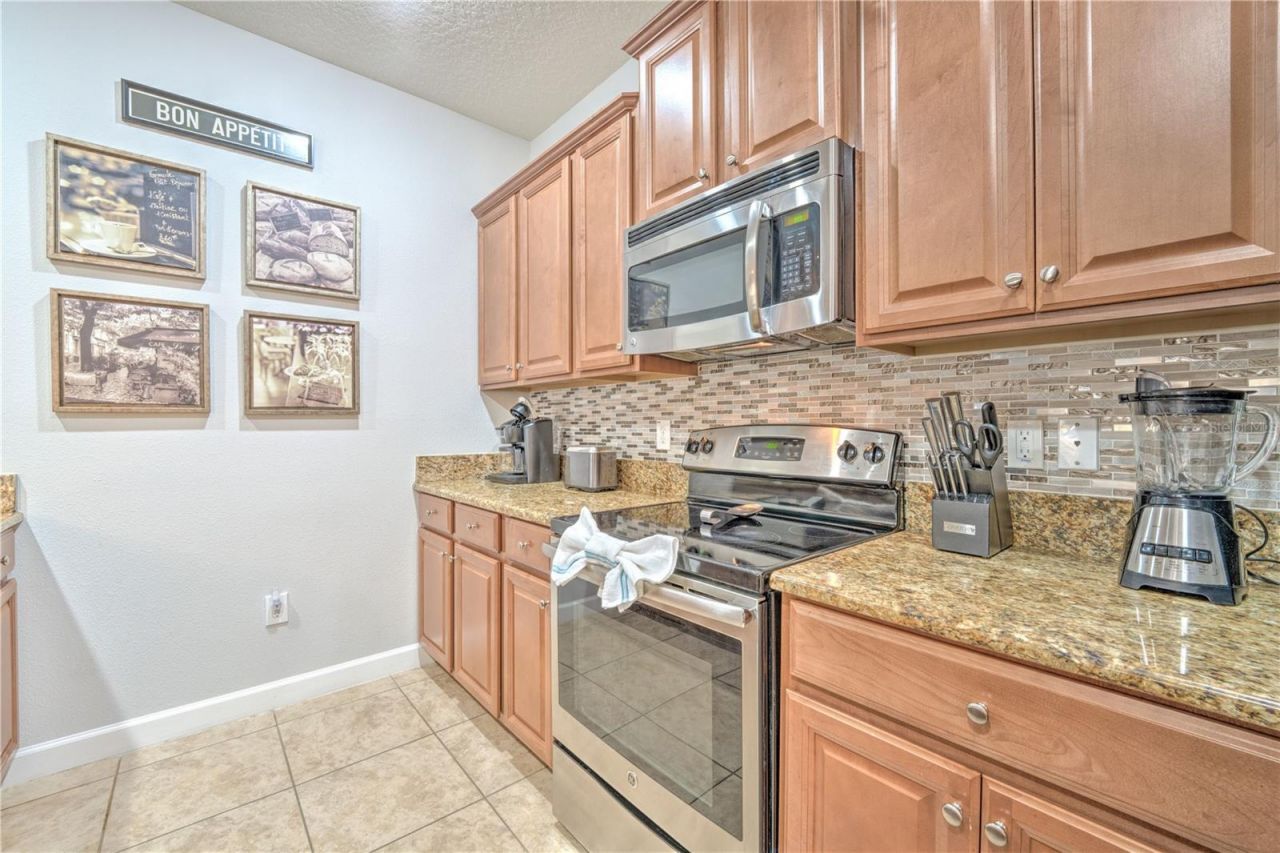 8961 Bismarck Palm Rd , Kissimmee, FL 34747 Photo