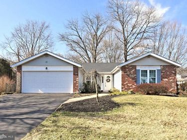 25 S LANCASTER LANE, NEWTOWN, PA 18940