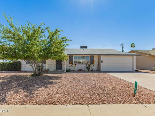 11035 W OAKMONT Drive, Sun City, AZ 85351