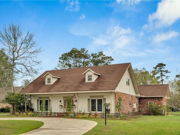 925 WINONA Drive, Mandeville, LA 70471