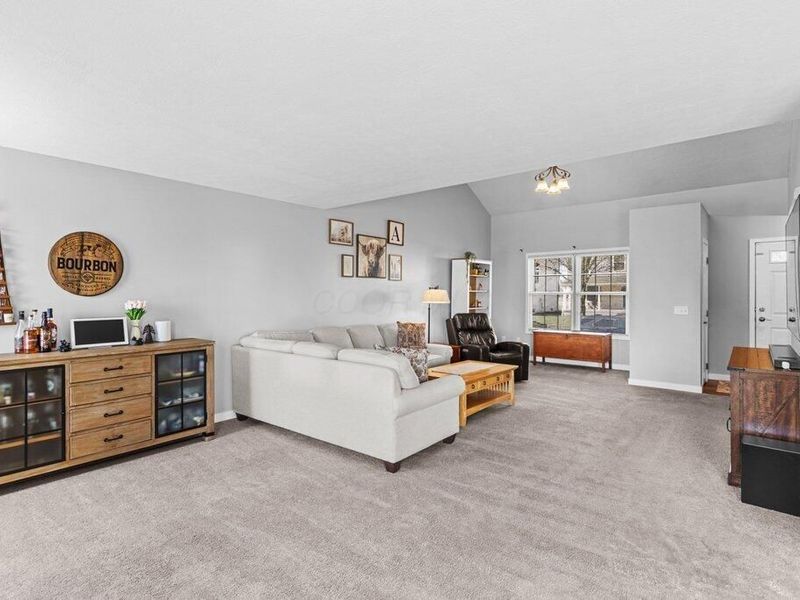 3768 Pendent Lane, Columbus, OH 43207 Photo 4