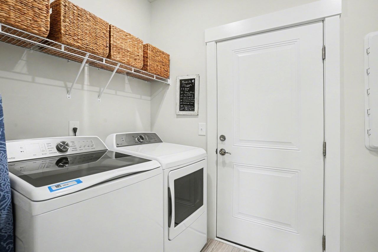 1252 Lady Bird Way Photo 23