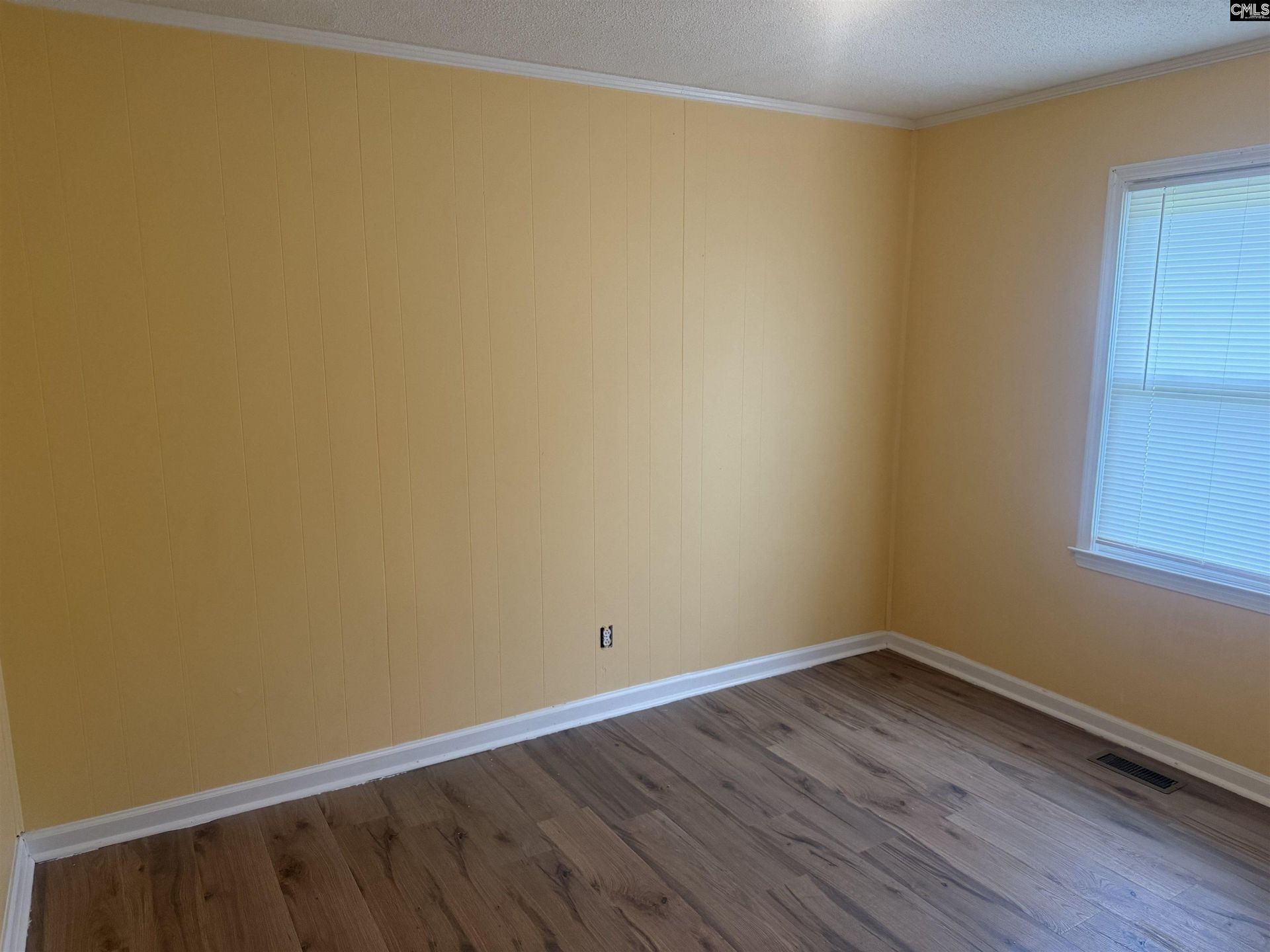 111 Angel Road Photo 24