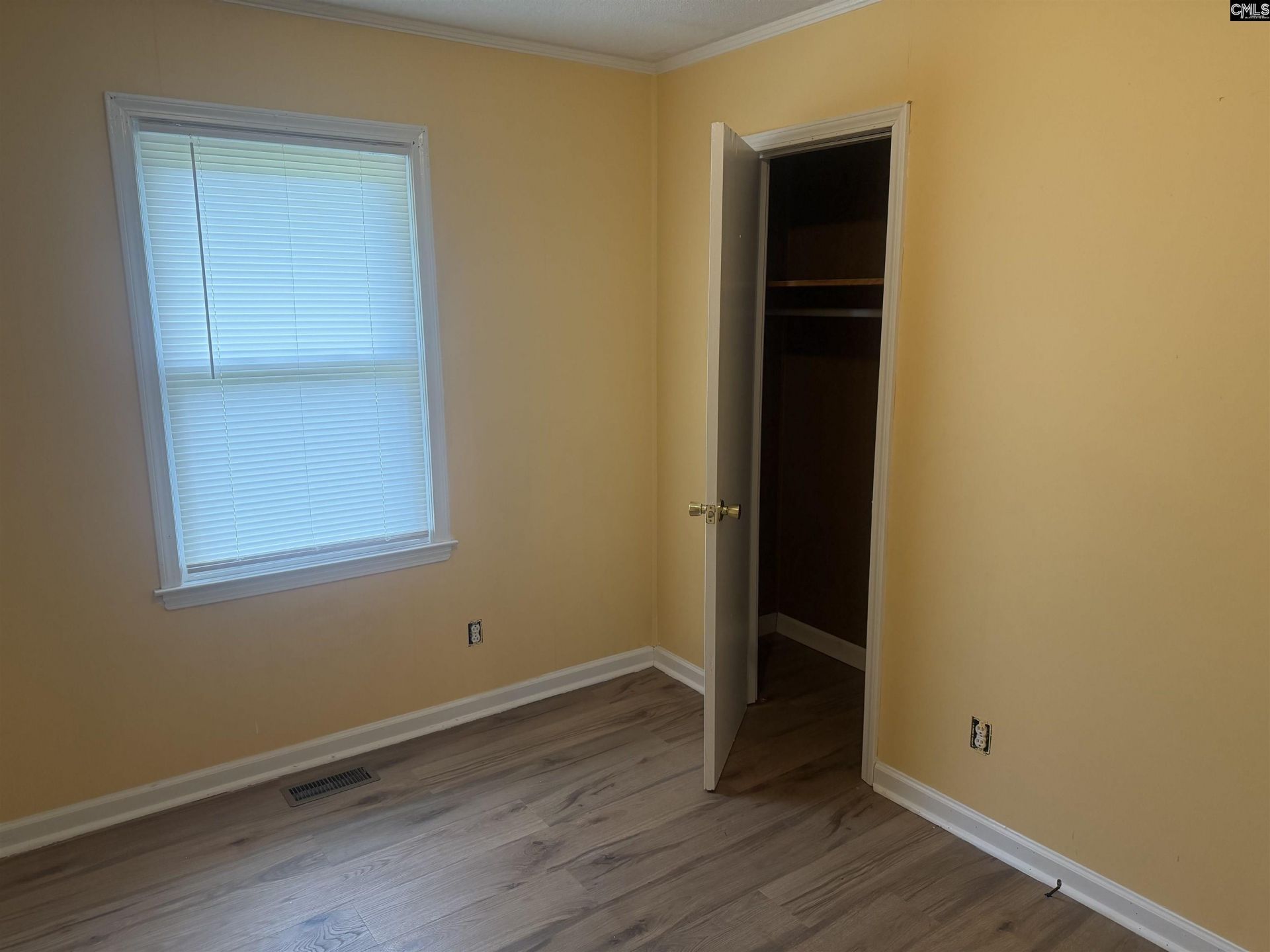 111 Angel Road Photo 25