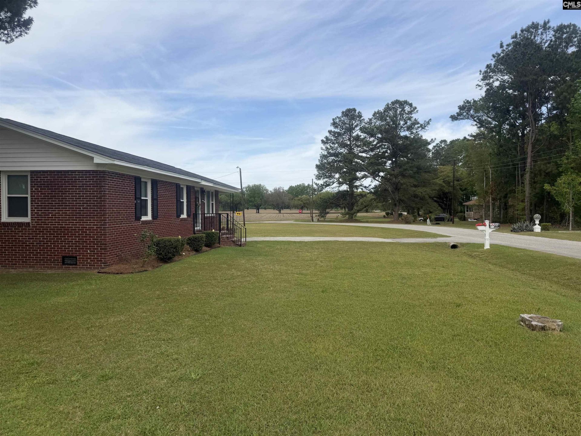 111 Angel Road Photo 4