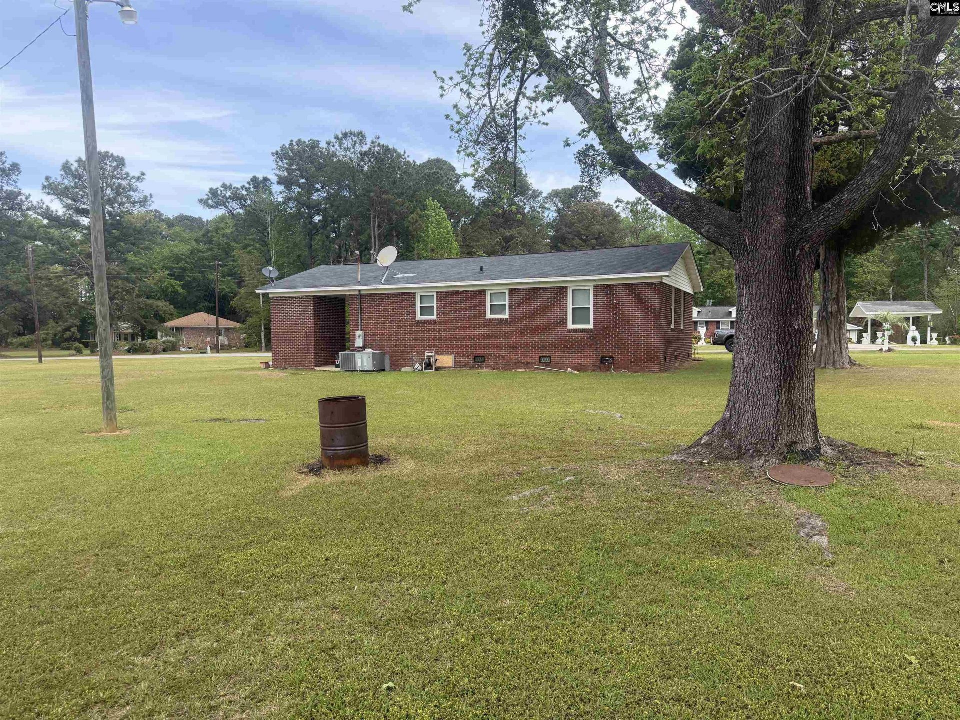 111 Angel Road Photo 6