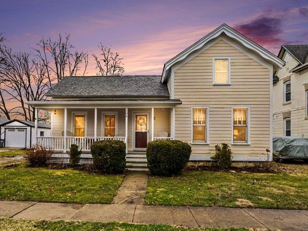 106 E Beech Street E, Three Oaks, MI 49128