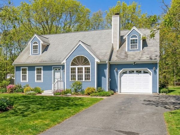10 Butler Ln, Mashpee, MA 02649