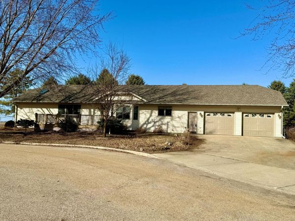 236 Wilson Street, Alden, MN 56009