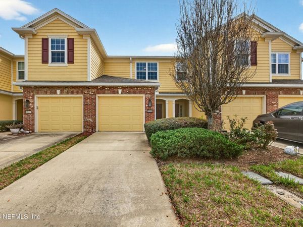 6840 ROUNDLEAF Drive, Jacksonville, FL 32258