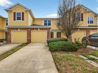 6840 ROUNDLEAF Drive, Jacksonville, FL 32258