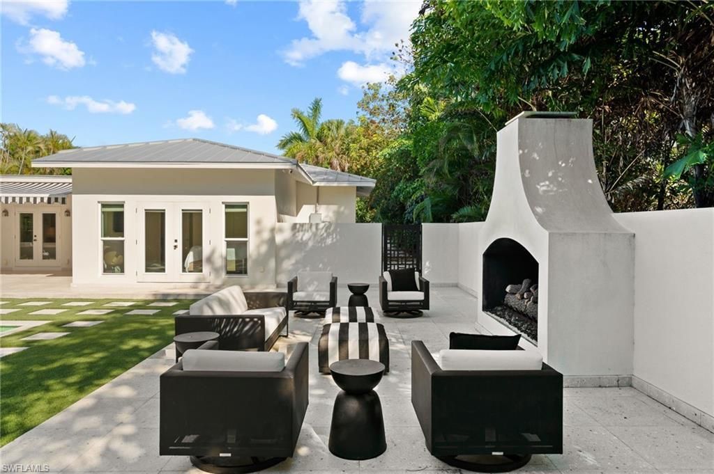 1949 Alamanda Dr , Naples, FL 34102 Photo