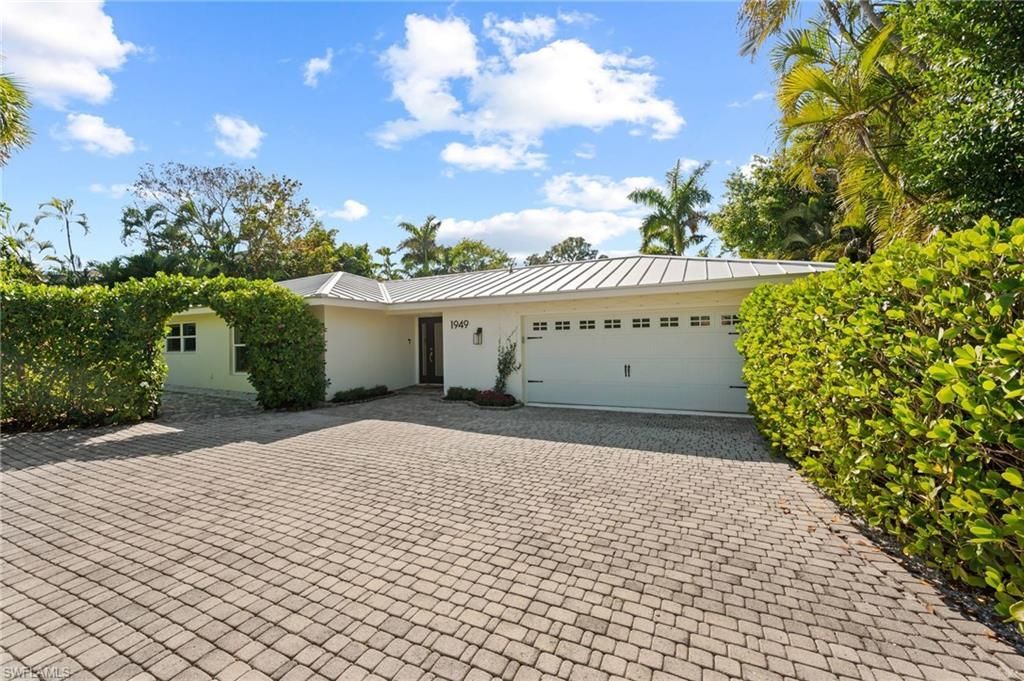 1949 Alamanda Dr , Naples, FL 34102 Photo
